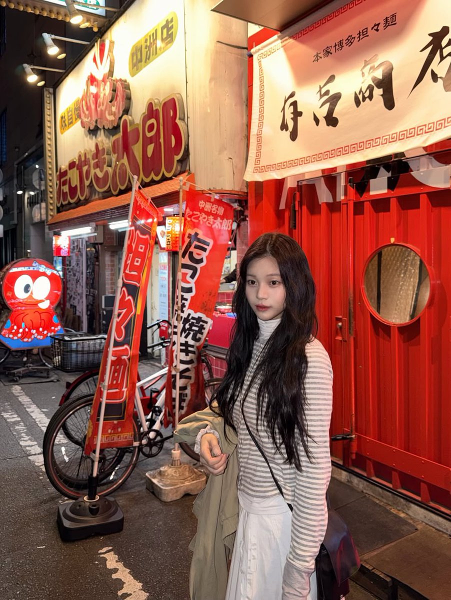 메.. tweet media