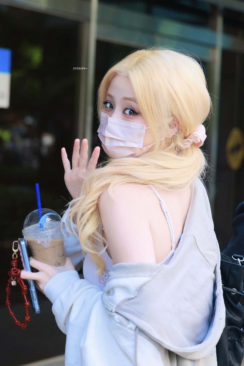 260424 생방화이팅🙌🏻

#르세라핌 #LE_SSERAFIM 
#허윤진 #HUHYUNJIN #ユンジン