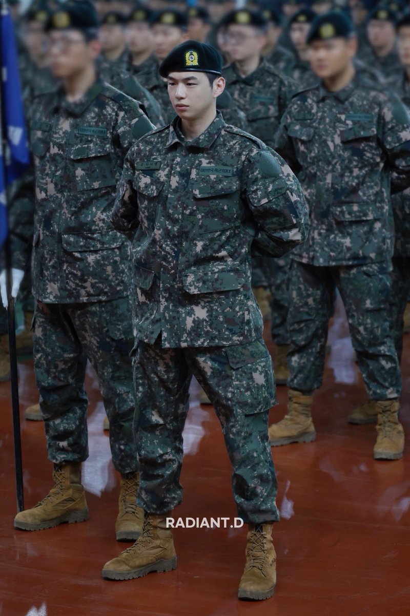 아 강다니엘 뉴전신군복보고싶어