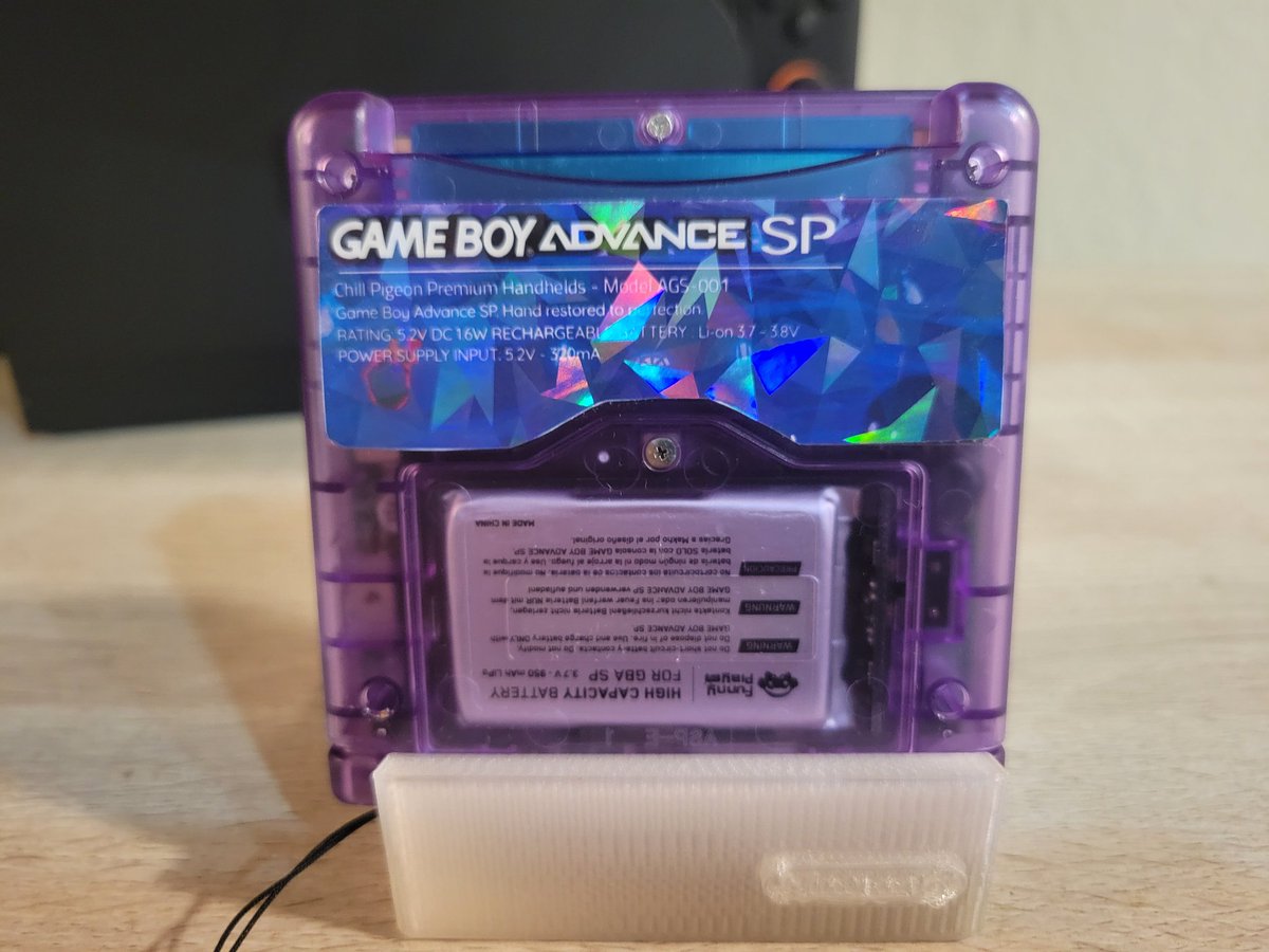 CorrealeCodes's tweet photo. Completed the premium Gengar themed GBA SP today! Ive been waiting on this one 😍 #retro #nintendo #gba #gameboy #gbasp https://t.co/eJGhg1FySw