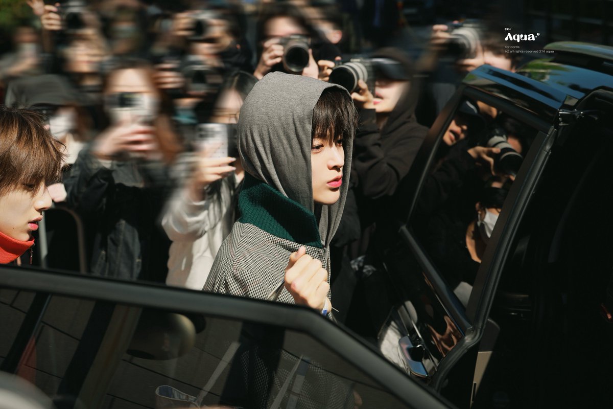 21.4°Aqua tweet media