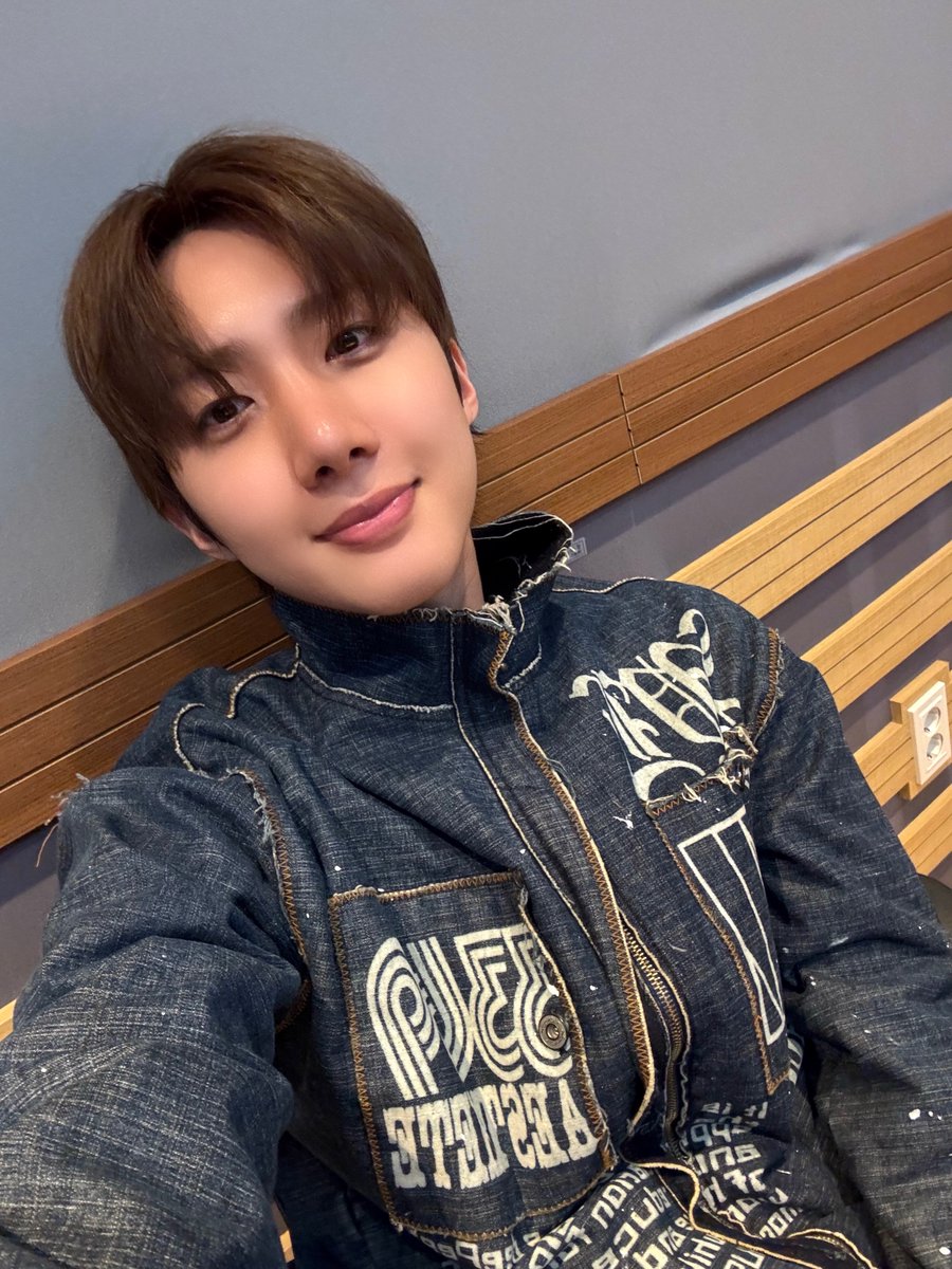 [📺]

잠시 후 9시!
MBC FM4U <#김이나의별이빛나는밤에>에
후이가 출연합니다 🥰

#후이 #HUI
#노래에기대는밤