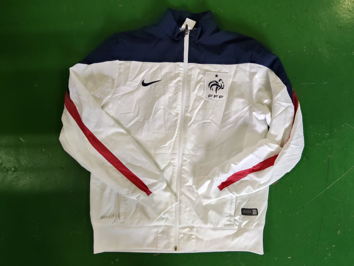 GURE石橋店です🎶 NIKEのサッカー フランス代表トラックジャケット