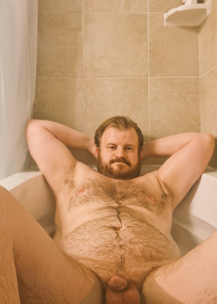 PunkBearCub's tweet photo. Any bear care to join for a little tub session? https://t.co/4nMGXjW9vk