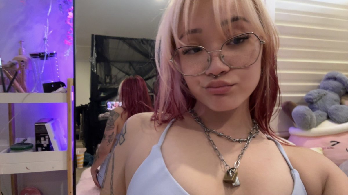 Sweet + controlling Asian brat who owns u 💳