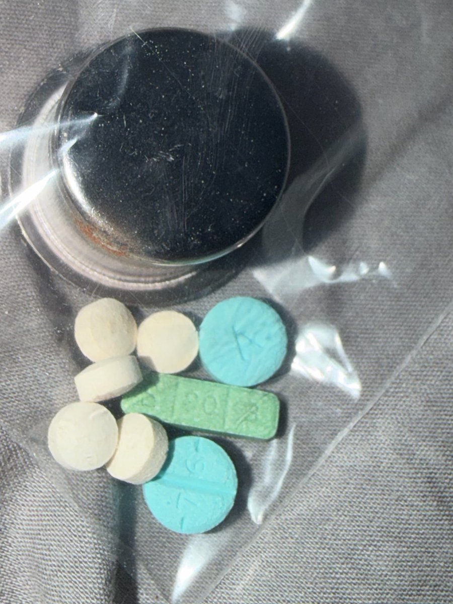 gg249luvr's tweet photo. bro i just went thoigh this jar i havent touched since 2020 and found these omfg https://t.co/RyWwbuYzPX