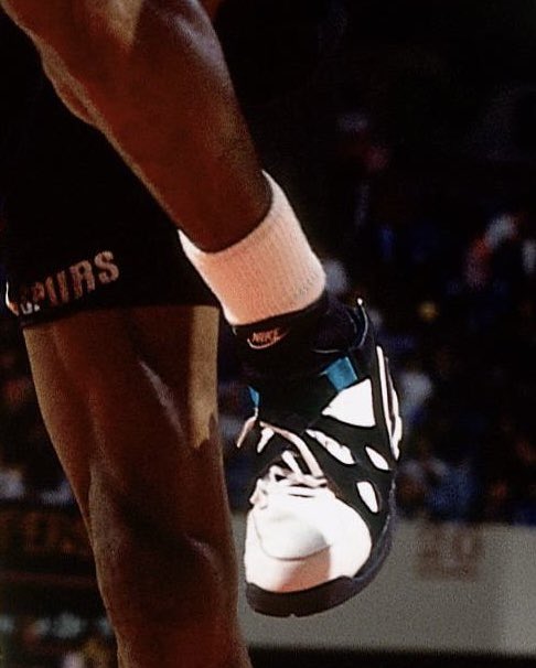 Complex Sneakers tweet media