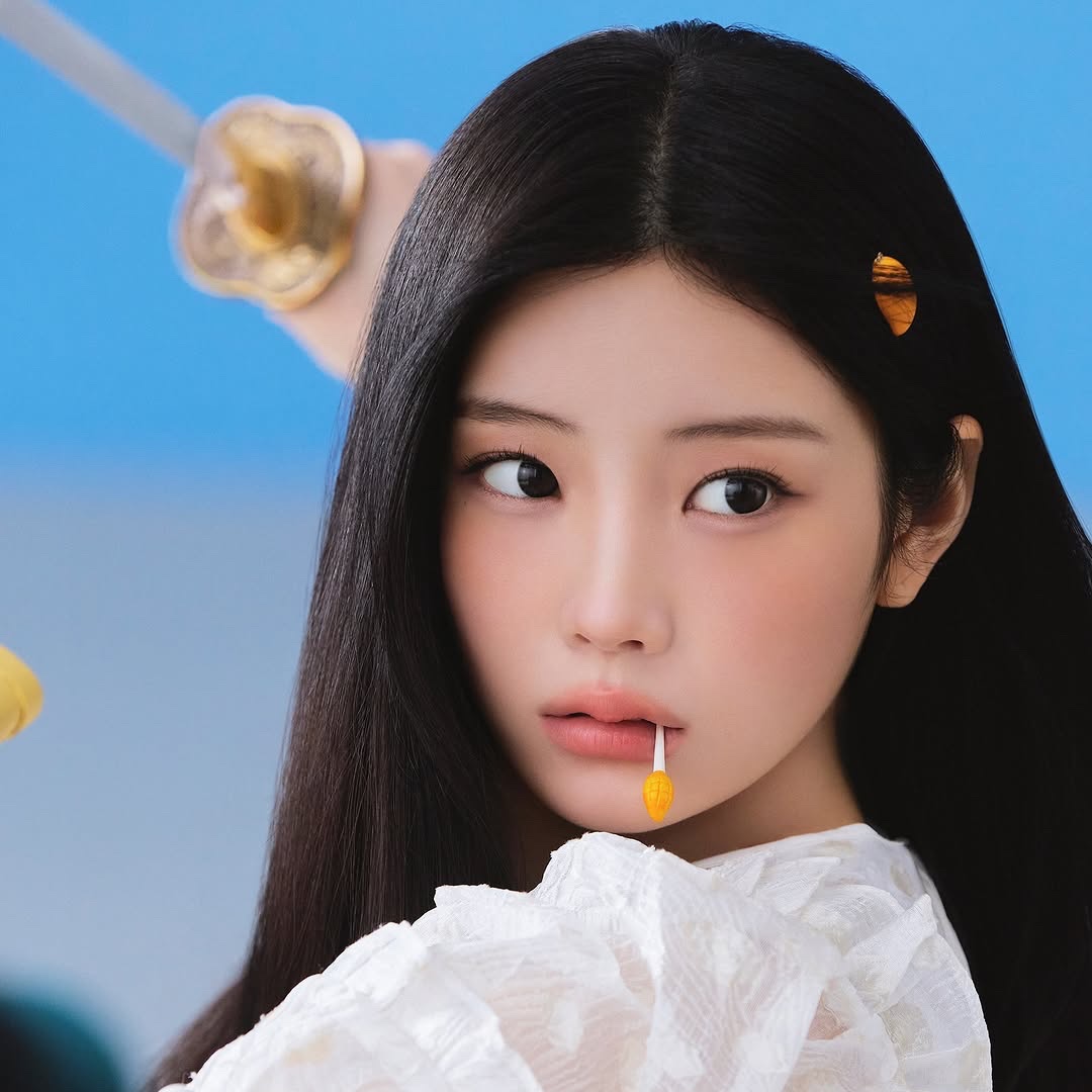 kfashion_now's tweet photo. #DFNEXCLUSIVE ILLIT Wonhee BTS from the Mango Shoot 💛투썸플레이스 망고생과 만난 ILLIT 원희 비하인드 컷
@ILLIT_official @ILLIT_twt @TWOSOMEsays
#투썸플레이스 #망고생 #ILLIT #WONHEE
https://t.co/SpKX9sA3CJ https://t.co/JaBEHkqb5O
