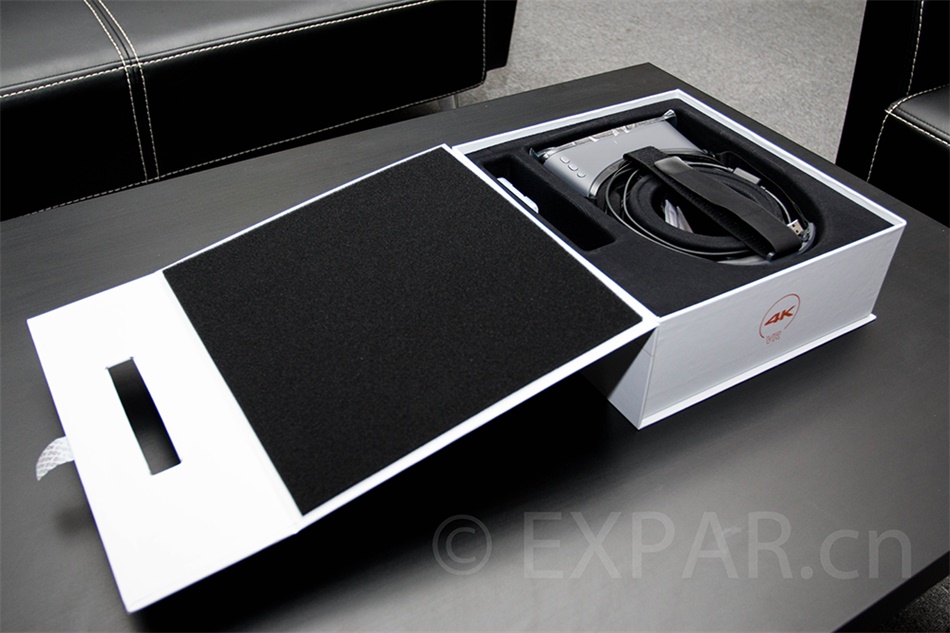 vishal_bharuka's tweet image. Just unboxed my new tech gadget!  Sleek design, vibrant screen—already testing its speed. Who’s tried similar  #Unboxing #TechLovers