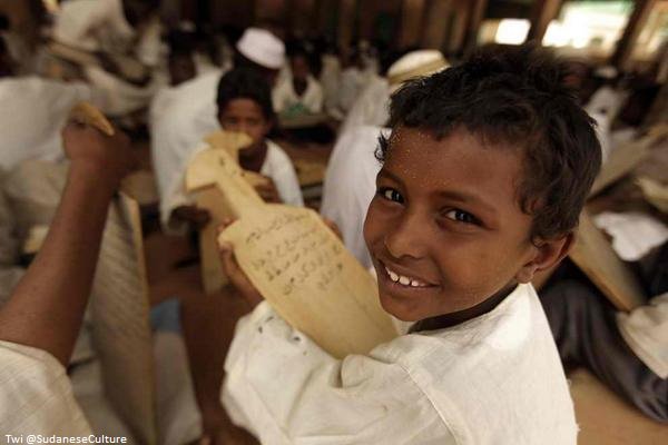 SudaneseCulture's tweet photo. A Sudanese Boys Reads the Holy Qur'an Written on Wood/Lawh, as is Traditional

#SudaneseCulture
#ثقافة_سودانية https://t.co/DqROHZvARa