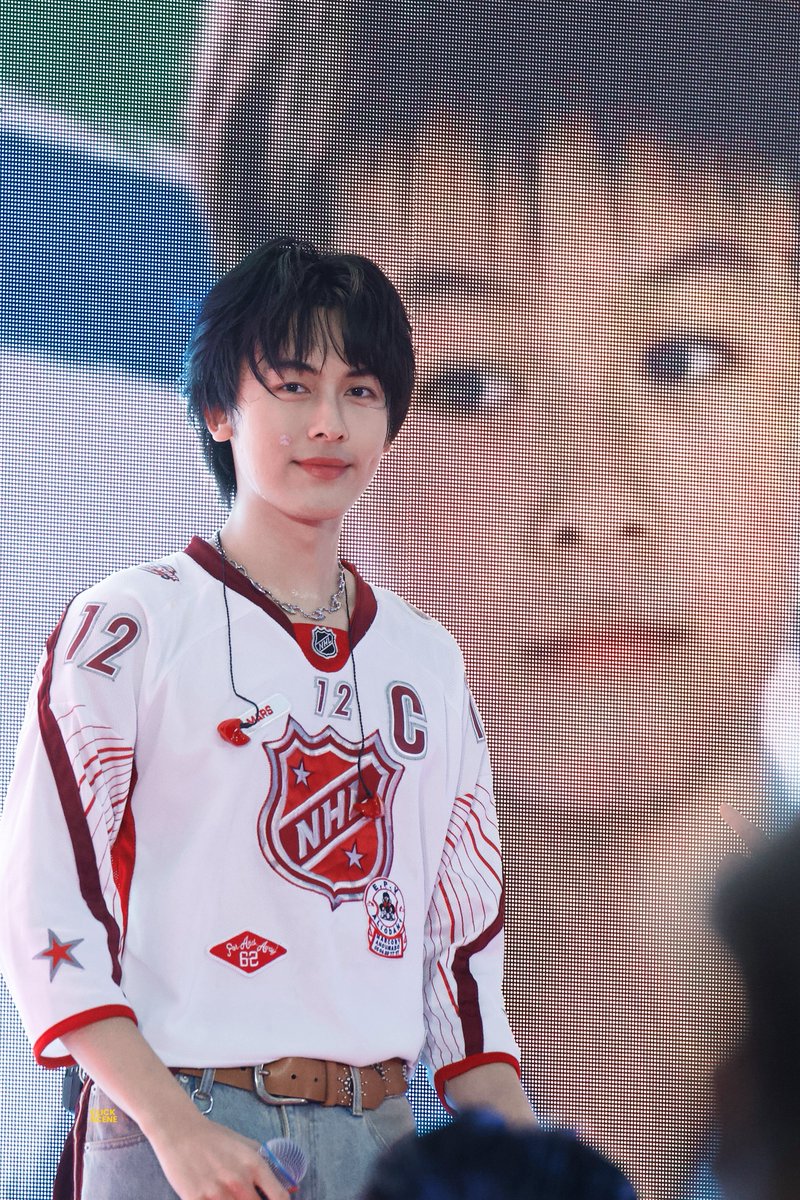 click scene tweet media