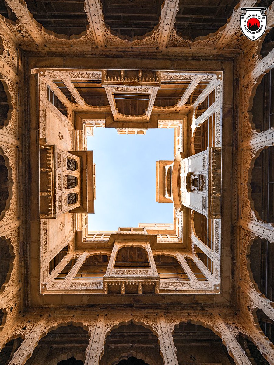 my_rajasthan's tweet image. #PatwonKiHaveli #Jaisalmer #Architecture #RajasthanTourism #Rajasthan 

(2/2)