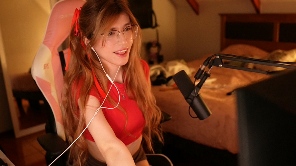 Alinee🍂 tweet media