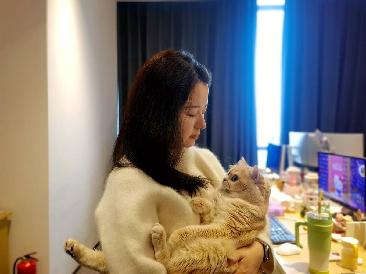 Samantha tweet media