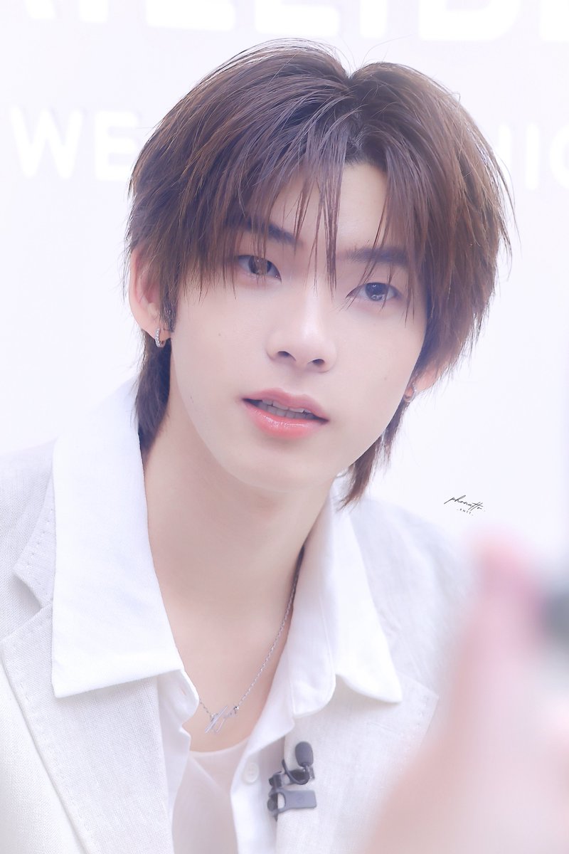 ม๋าเด็กตุ้วนี้ หล่อออร่ามุ้ย ✨🐶✨

LOREAL RAFFIA CUSHION X TTP
#LOrealRaffiaCushionXTeeteePor
#twnpich <a href="/twnpich/">2Tee</a>