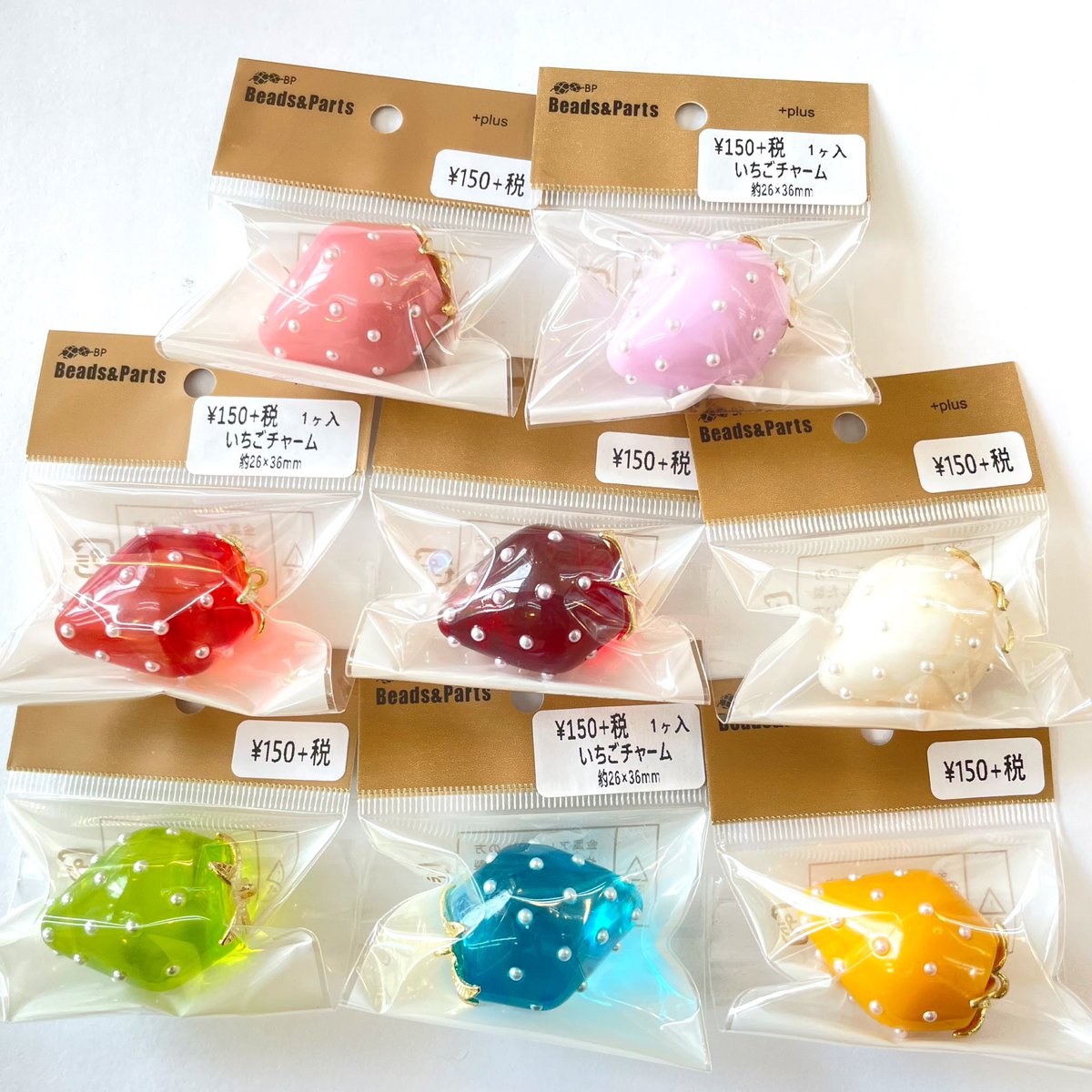 こんにちは☀️ 完売していた特大サイズのいちごチャーム 再入荷しま