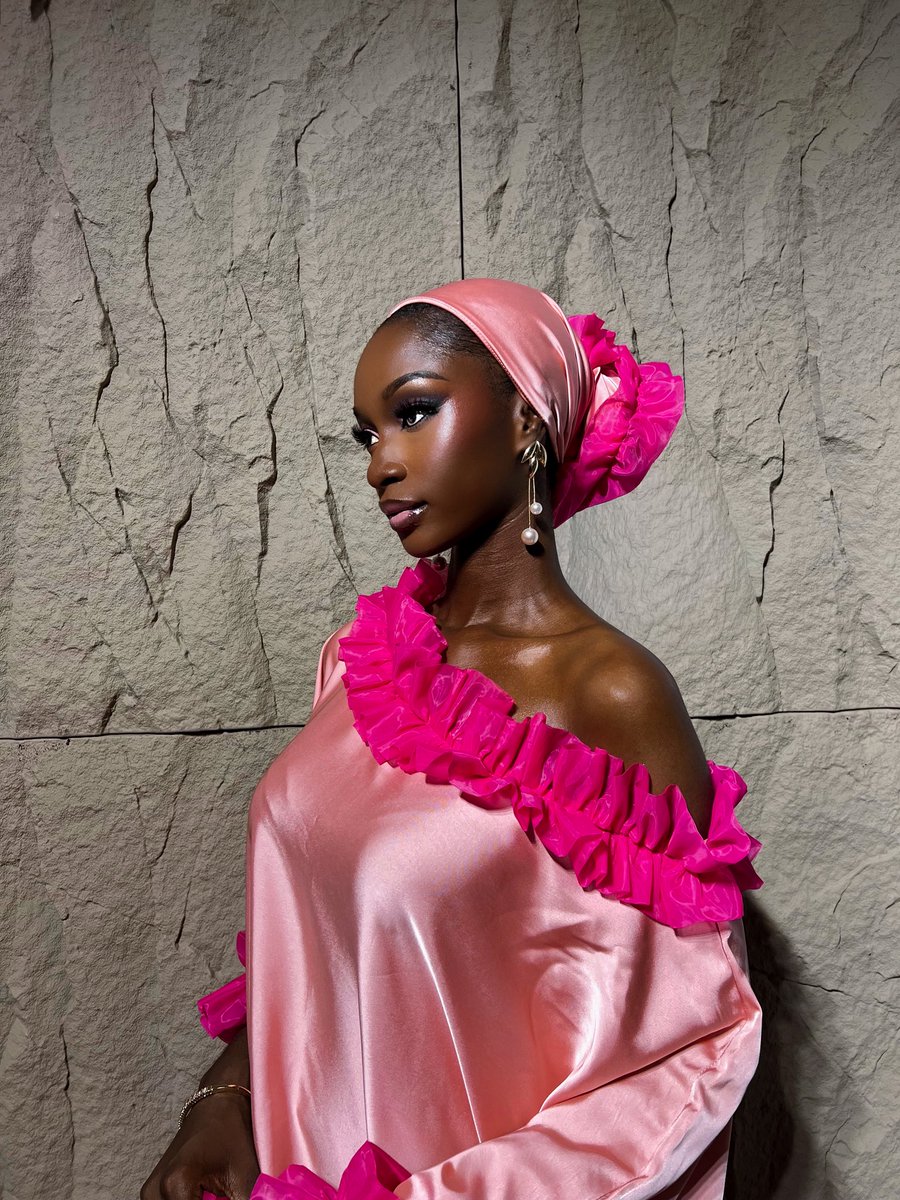 TheFolasade (Mama è) tweet media