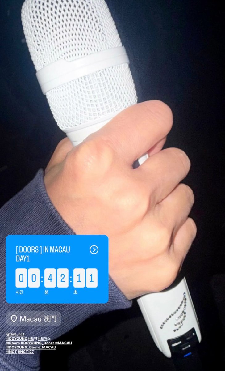 ท่านพกขาตั้งไมค์ พกไมค์ พกอินเอียร์ส่วนตัวมาจากบ้านมาก คนที่รักหน้าที่การงานตัวเองที่ฉุด 😭