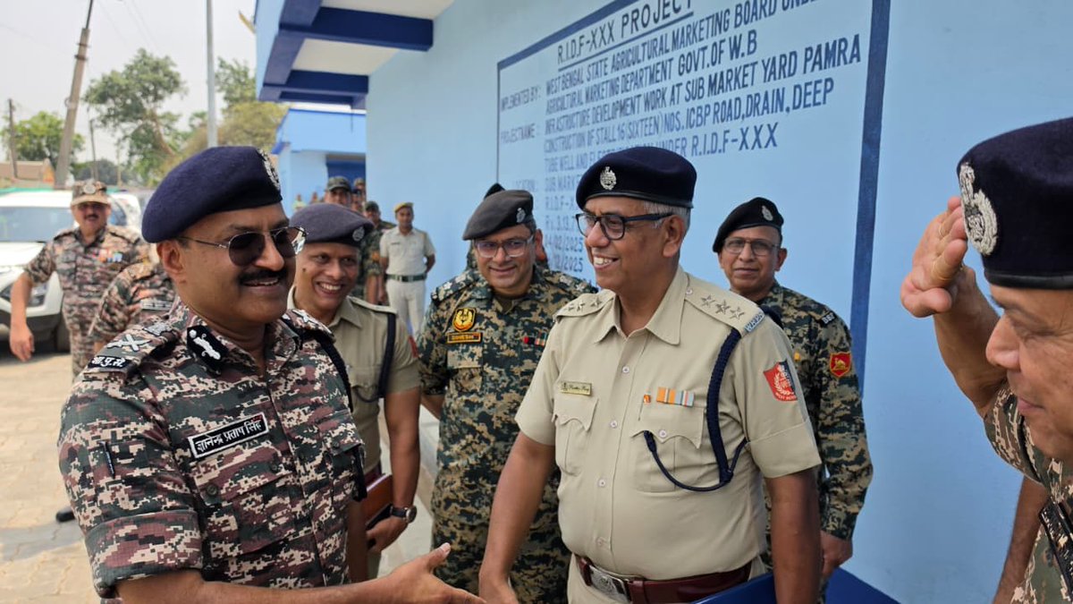 Boosting morale on the ground

DG CRPF, Shri <a href="/gpsinghips/">GP Singh</a>, visited the G/118 Coy of Adhoc 415 BSF at New Mandi, East Bardhaman. During the visit, he briefed the troops on the mandate of CAPF and emphasized disciplined performance of duties to ensure free and fair elections during