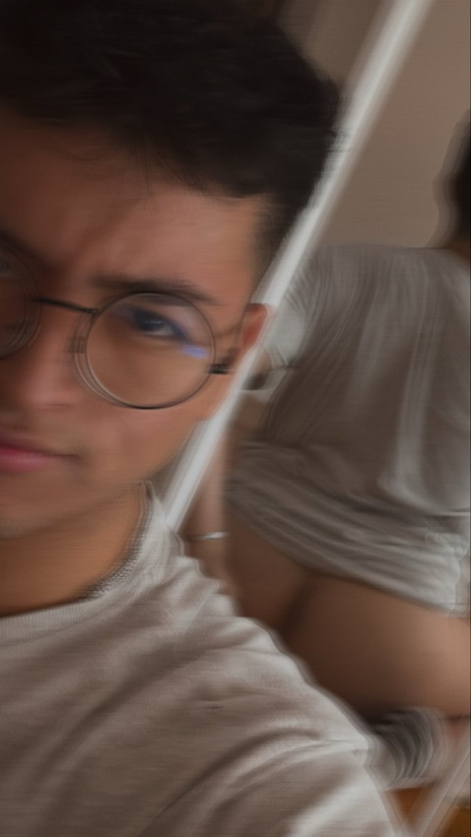 pauuulval's tweet photo. Déjame sentirla 🍆🔥 #morbo #gay https://t.co/uKgA47U7dE