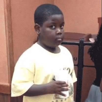 🐦: มะม้า ทำไมมีถุงขนมวางอยู่ตรงนี้ล่ะ 
🐦: แล้วขนมข้างในอยู่ไหนอะ ทำไมเหลือแต่ถุง
🐦: มะม้า ตอบสิ