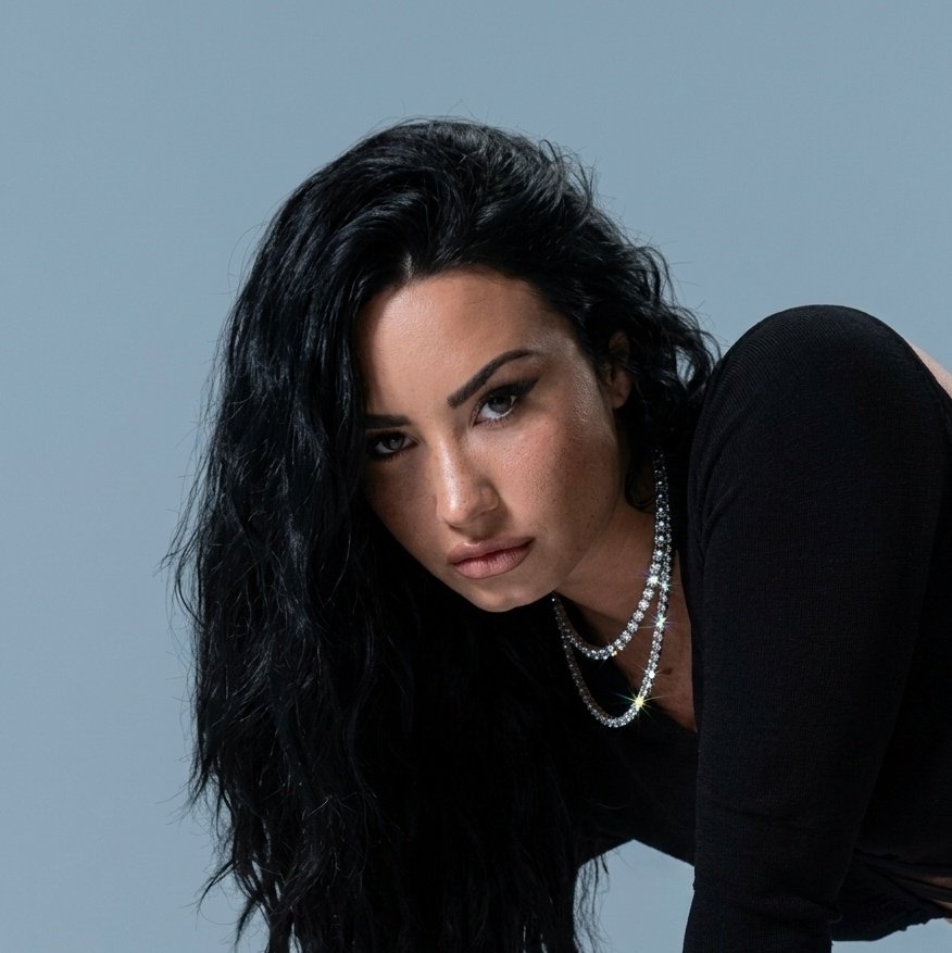 DEMI LOVATO FACE CARD NEVER DECLINES