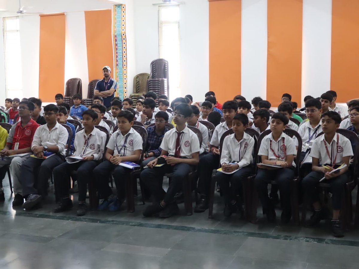 Indirapuram Public School, Crossings Republik tweet media