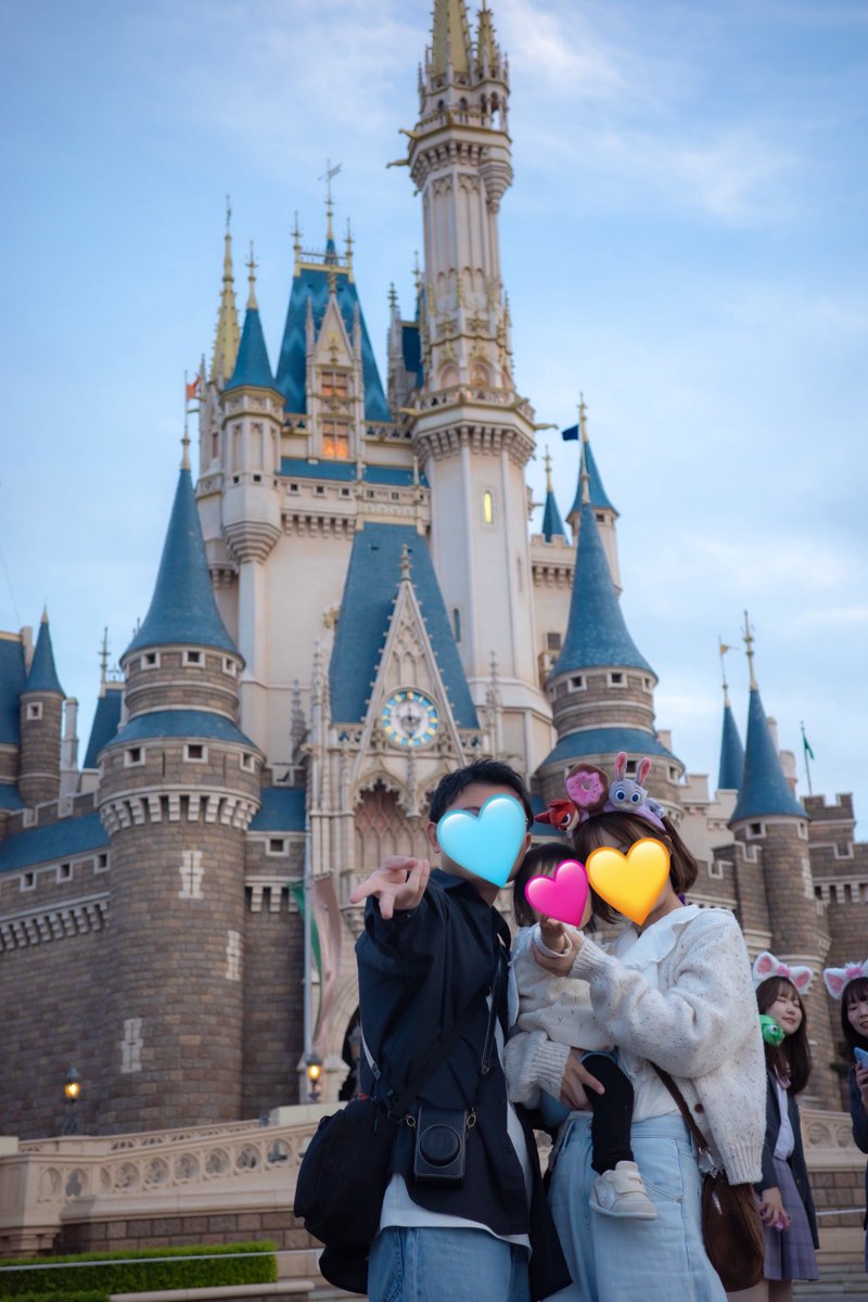 chanoniconico2's tweet photo. この前の日曜、娘ちゃん初ディズニーの時の写真
そして今日結婚記念日㊗️4周年
5年目も楽しんでいきます🤗 https://t.co/db8pSc9w6T