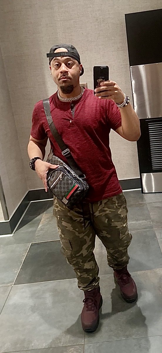 ant_branch's tweet photo. Gucci man purse to match the outfit https://t.co/1BXU3whCbD