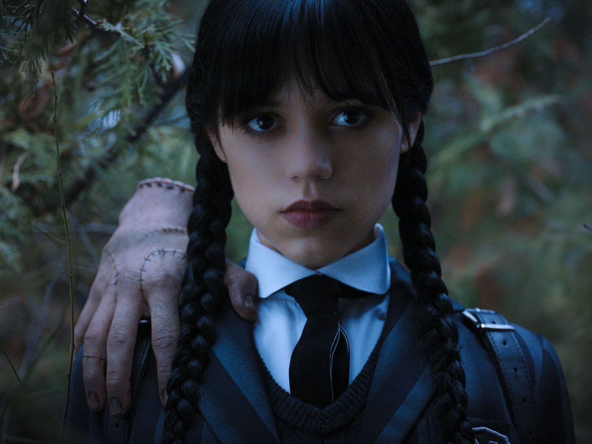 カズハ、ウェンズデーの女の子みたいなおさげかわいい🥺