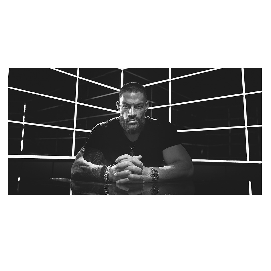 TheRREmpire_'s tweet image. From @redlight24fps 
- HEAD OF THE TABLE // 04.23.26
@WWERomanReigns from a promo shoot at RAW a few weeks ago #wwe #raw