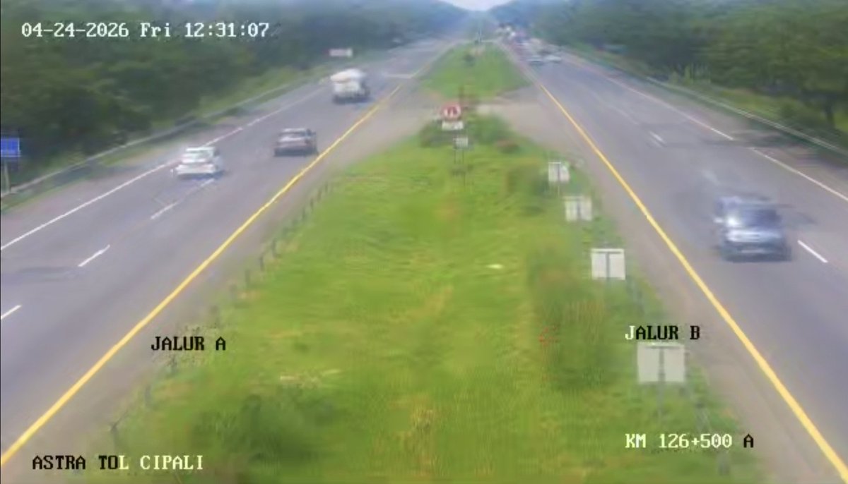 ASTRATolCipali's tweet image. 12.37 WIB - Ruas Tol Cipali KM 72-188

KM 126, 179 - Lalu lintas terpantau lancar di kedua arah.

Selalu utamakan keselamatan berkendara.

#InfoCipali @SonoraFM92 @RadioElshinta @PRFMnews @mnctrijaya