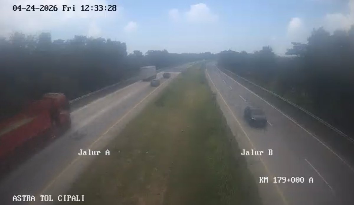ASTRATolCipali's tweet image. 12.37 WIB - Ruas Tol Cipali KM 72-188

KM 126, 179 - Lalu lintas terpantau lancar di kedua arah.

Selalu utamakan keselamatan berkendara.

#InfoCipali @SonoraFM92 @RadioElshinta @PRFMnews @mnctrijaya