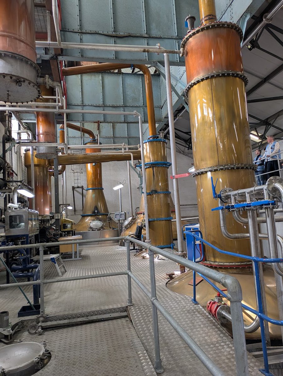 caskandstill's tweet image. #LOCH_LOMOND

一つの蒸溜所でモルトを作り分け、グレーンも生産。

迷子にりそうな敷地の広さ、工場感…
他のモルトの蒸溜所とは趣が違う蒸溜所。

#西川口 #BAR #川口 #鳩ケ谷 #さいたま #埼玉 #戸田 #蕨 #バー #caskandstill #ワイン #リアルエール #whisky #オールドボトル