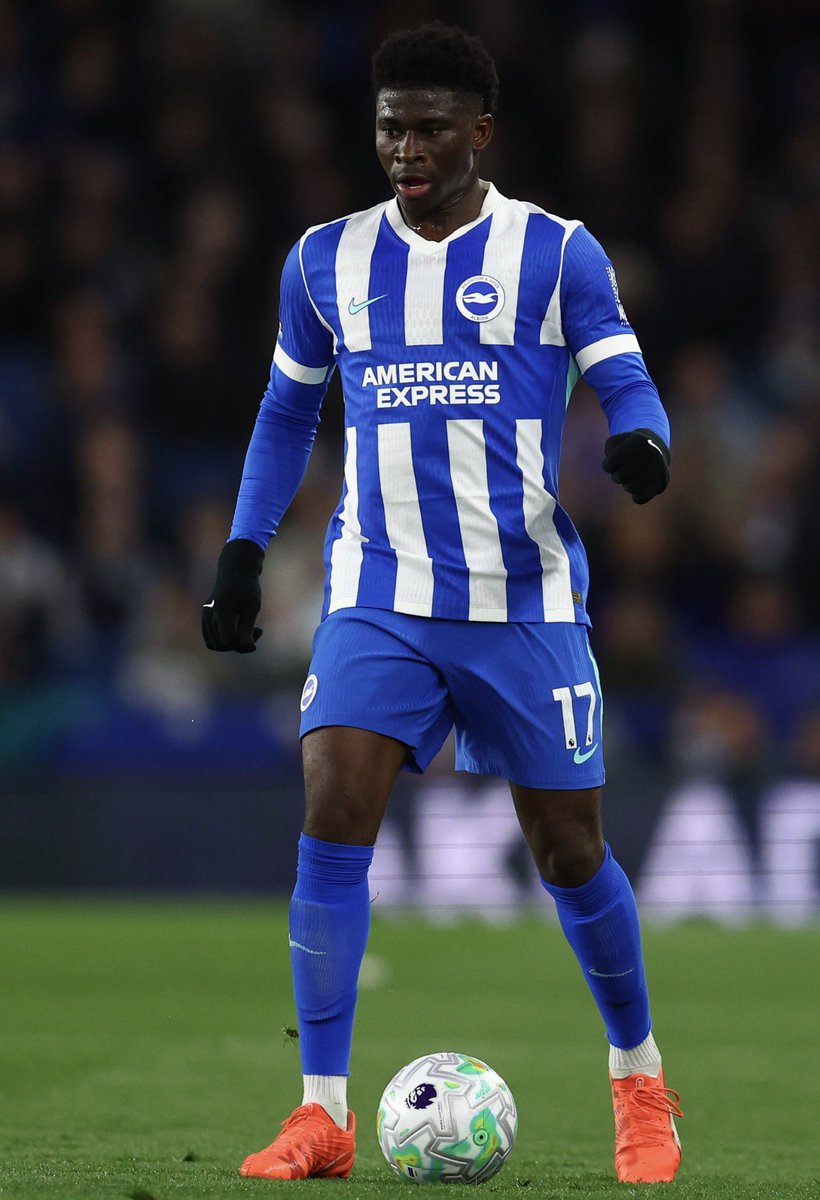 🔴 Carlos Baleba a été suivi tout au long de la saison par Manchester United et le club anglais estime que ses statistiques globales correspondent bien aux besoins de l’équipe, notamment en matière de couverture du terrain, récupération du ballon et qualité de passe. 🇨🇲

L’été