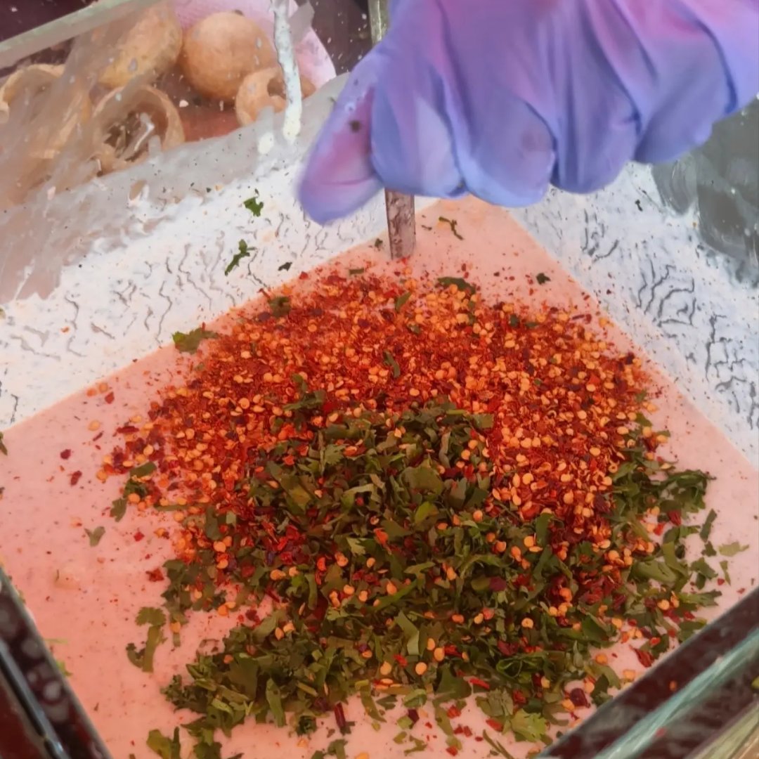 middaygujarati's tweet image. જ્યાફતઃ અમદાવાદમાં તમે રાયતા ફ્લેવર પાણીપુરી માણવાનું રખે ચૂકતા

#MiddayGujarati #AhmedabadFood #PaniPuriLovers #રાયતુંફ્લેવર #StreetFoodIndia #FoodieAlert

gujaratimidday.com/lifestyle-news…