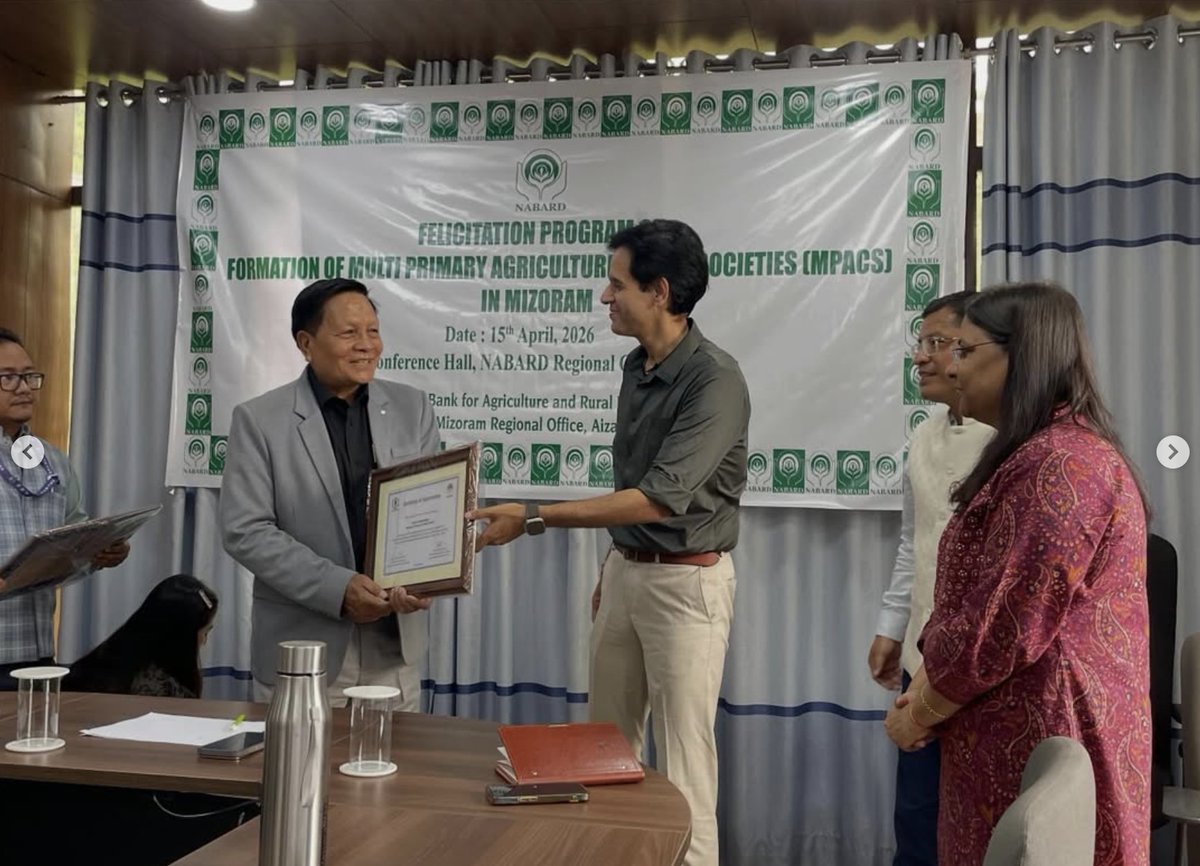coopmizoram's tweet photo. Mizoram surpasses MPACS formation target: 142 achieved against 119 (2025–26).
Felicitation held at NABARD Aizawl. Certificates of appreciation presented by Pu Udit Prakash Rai, IAS.
Kudos to all Resource Persons & district officers!
#mpacs #formation #Mizoram @MinOfCooperatn https://t.co/gBNRte1suP
