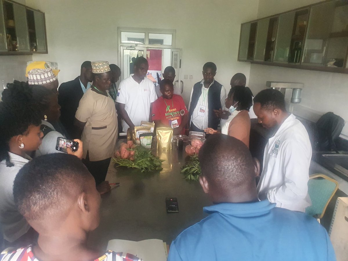 janetxtra's tweet photo. Yesterday at NARO-NACCRI, #UFAAS13 Agric Extension Week participants engaged in value addition of food crops to enhance market access and boost farmer incomes turning insights into practical solutions.

Today, we conclude the National Extension Week inspired 
#AgricExtUg2026 https://t.co/yQW7RWDcCa