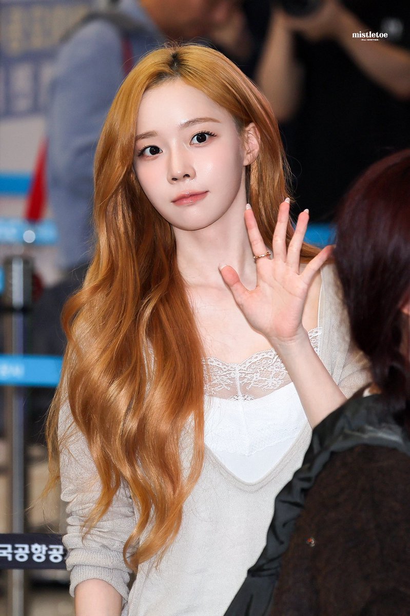 mistletoe_01's tweet image. 260424

#윈터 #WINTER #ウィンター
#aespa #æspa #에스파
