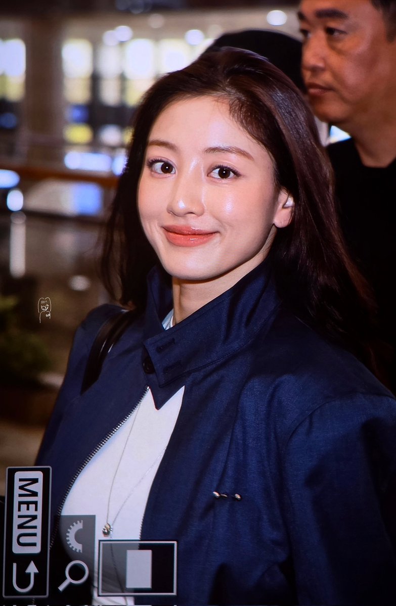 유앙글 tweet media