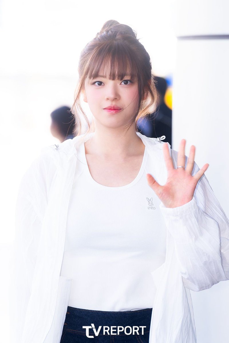 kun_once2129's tweet image. 260424 GMP 출국 트와이스 기사 사진
#정연 #JEONGYEON 
#트와이스 #TWICE
#TWICE_THISISFOR_WORLD_TOUR
@JYPETWICE