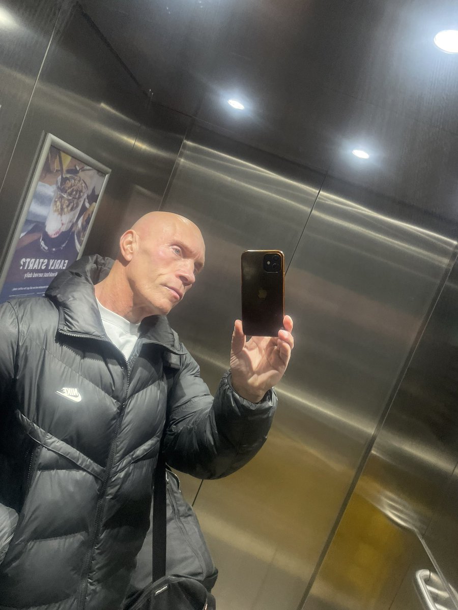 paulhannaford's tweet image. Premier inn Newcastle 😊🍳☕️🥣 not sure how your days looking but I’m of to stop some children 👫 from becoming drug addicts 💉 committing crimes joining gangs using 🔪 on each other &amp;amp; going to prison 🙏🏻  just 1 man making our communities a slightly safer place #WECARE ❤️