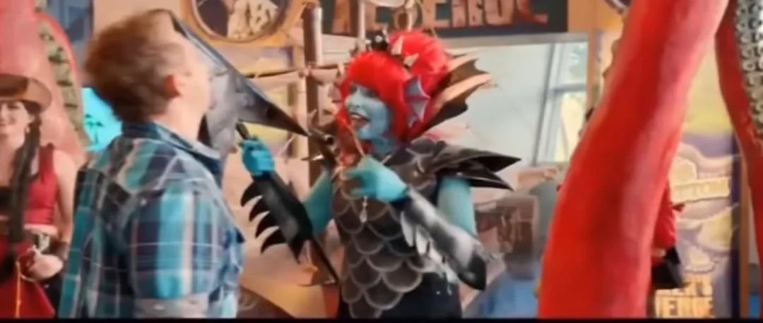 SurrealMediaFacts tweet media