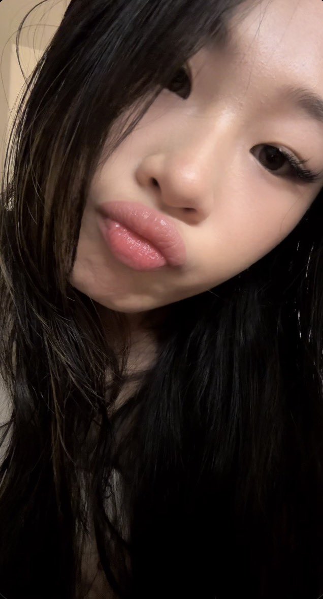 goddess venus tweet media