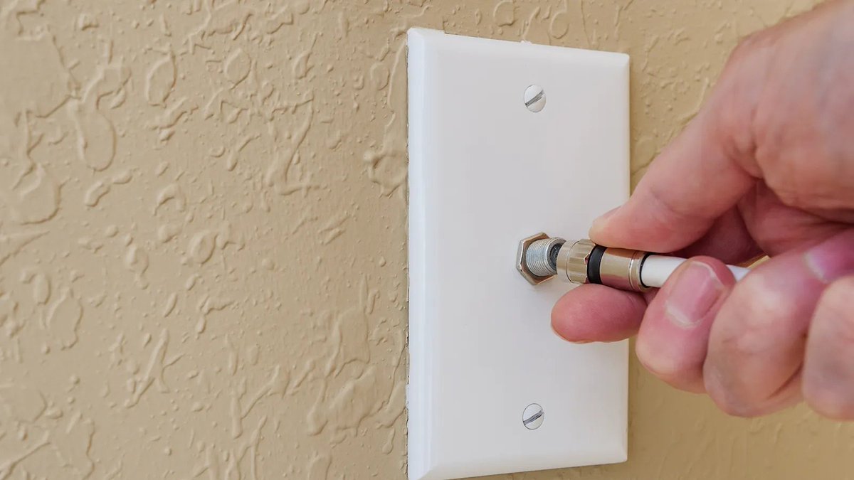 ze_rusty's tweet image. If your house already has coaxial (TV cable) wiring in the walls, you can turn those into wired internet using MoCA adapters.

No drilling. No new cables. No WiFi.

Plug one into the router, one at each TV/device.

Most homes already have this wiring. 

You just don't know it's