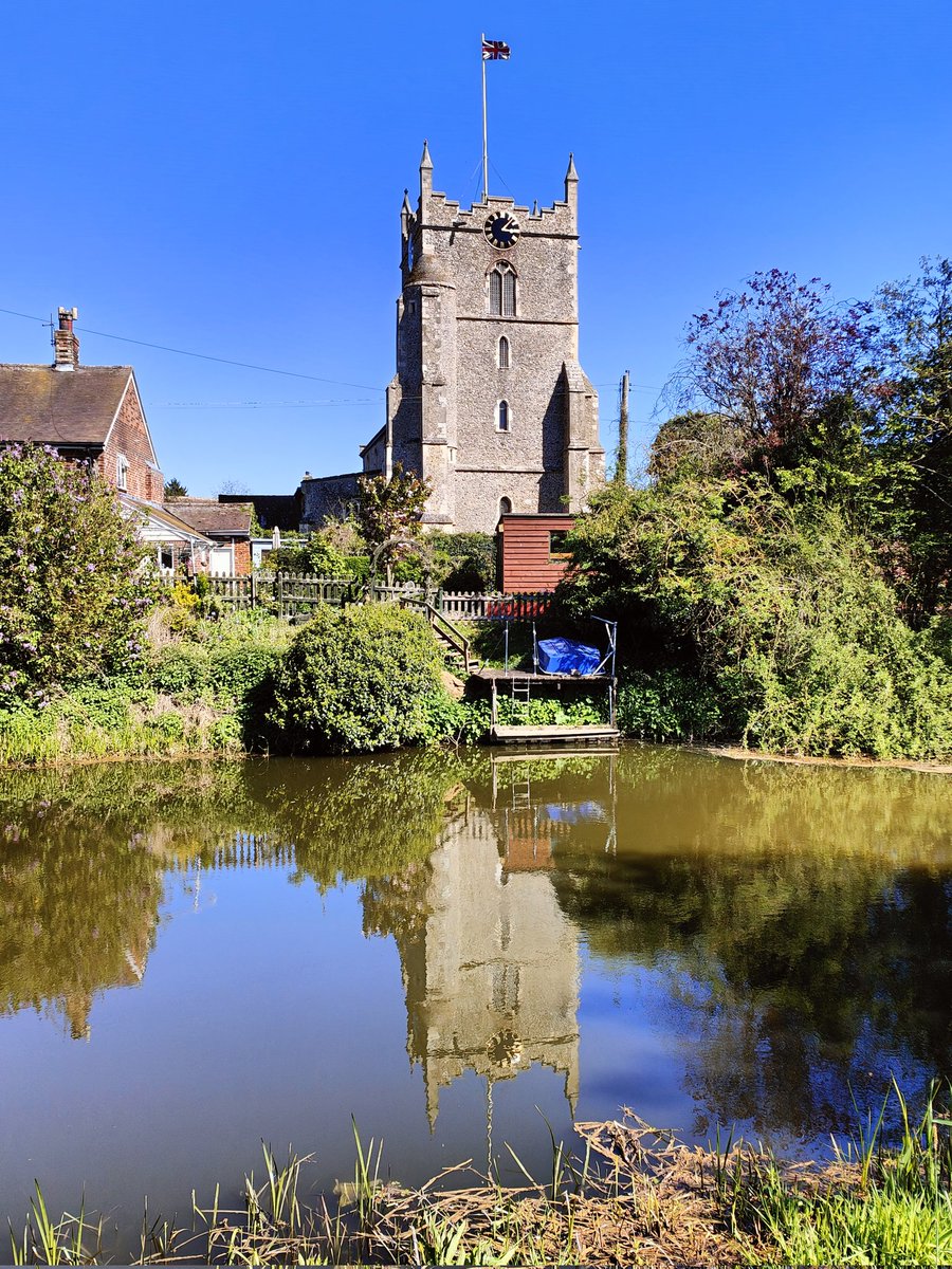 Matedwards7's tweet image. A return to the bluebell woods near Bures yesterday, this time with the One-Legged Camera Club. A much better day for photos as far as the light was concerned. This is St Mary's Church in Bures beside the River Stour. #Suffolk