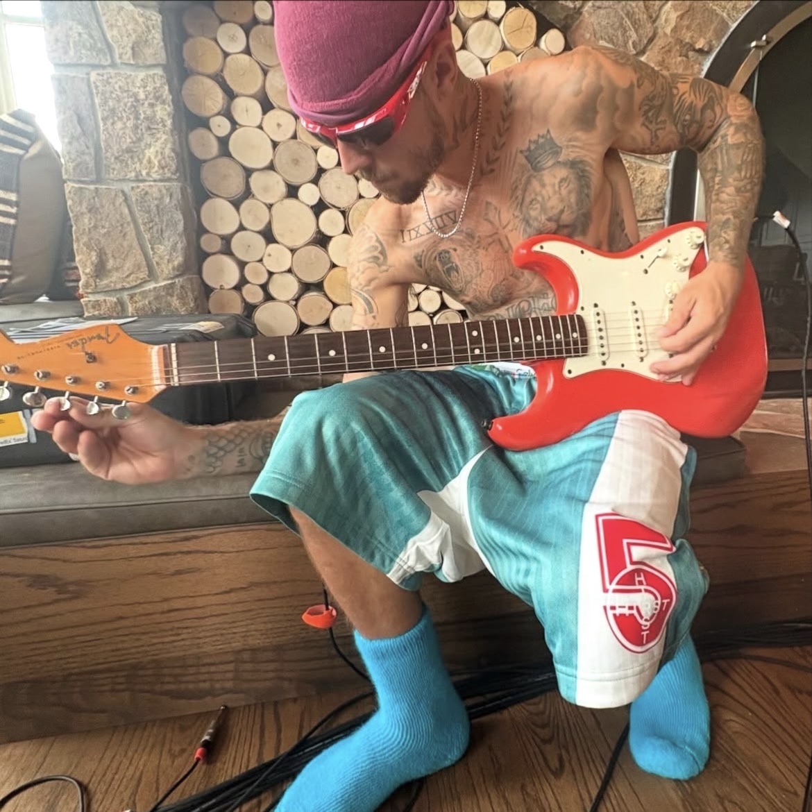 bieberdiesel's tweet image. My man can do both...
#justinbieber #funtime #enjoy #dual