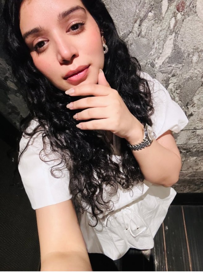 Dreamgirl_Sukku's tweet photo. That facecard, that glow, needs to be studied 🌹✨ #SukirtiKandpal #PKYEK #S9MK #DMG #ITVActress https://t.co/lHsQD36mQR