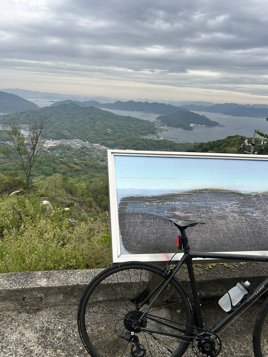 KUWAだ　春〜秋は蜂蜜売ってます🐝 tweet media