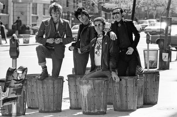 PunkAndNewWave tweet media